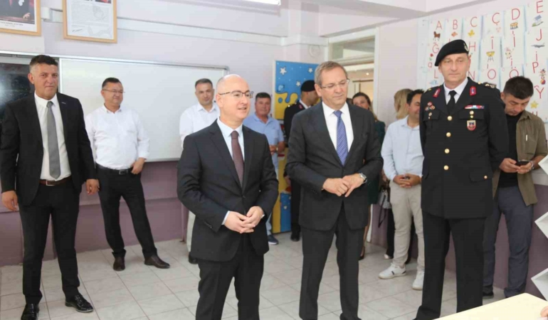 Ayvalık’ta karne heyecanı