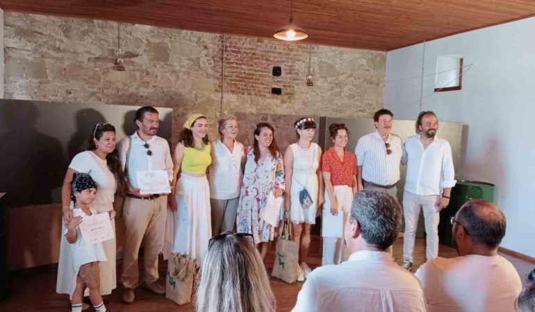 Ayvalık’ta Mutluköy Yaşam Merkezi yılsonu etkinliği renkli performanslara sahne oldu