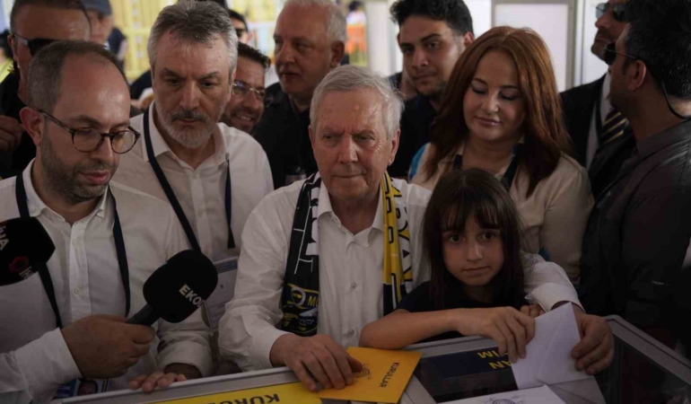 Aziz Yıldırım oyunu kullandı