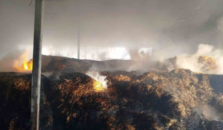 Babaeski’de samanlık yangını