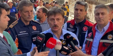 Bahçelievler Belediye Başkanı Bahadır: "80 yapımı binaya 1994 yılında 3 kat kaçak eklenmiş"