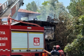 Bahçeye atılan sigara izmariti yangına sebep oldu