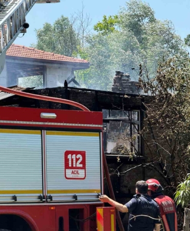 Bahçeye atılan sigara izmariti yangına sebep oldu