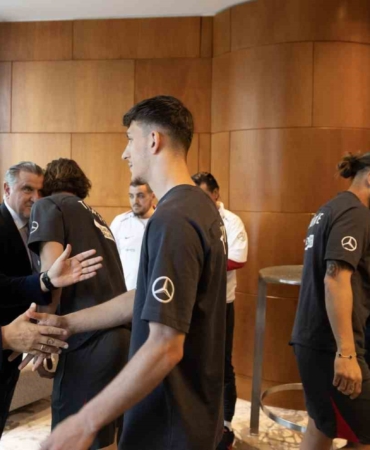 Bakan Bak ve Başkan Büyükekşi, A Milli Takım’a başarılar diledi