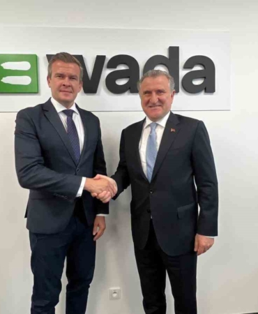 Bakan Bak, WADA Başkanı Witold Banka ile görüştü
