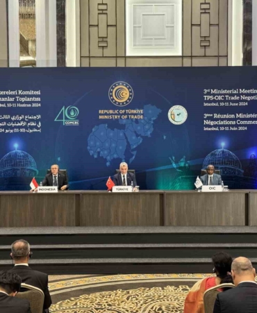 Bakan Bolat: "Aldığımız kararlar ve yaptığımız toplantılarla, İİT küresel ticarette öncü rol olmaya devam edecek”