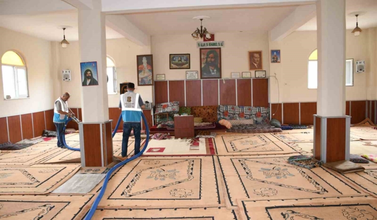 Balıkesir Büyükşehir, Kurban Bayramı öncesinde ibadethaneleri temizliyor