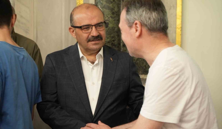 Balıkesir protokolü Zağnos Paşa Cami’nde buluştu