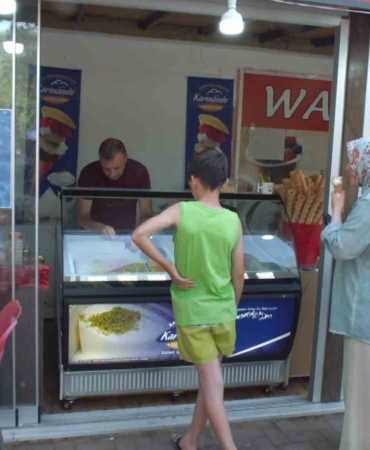 Balıkesir’de askıda dondurma uygulaması başlatıldı