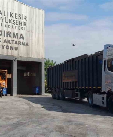 Balıkesir’de bayram tatilinde 15 bin ton çöp toplandı