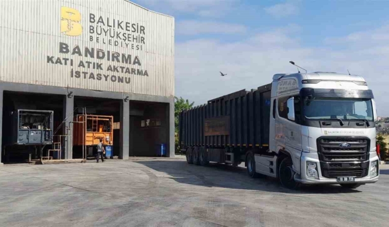 Balıkesir’de bayram tatilinde 15 bin ton çöp toplandı