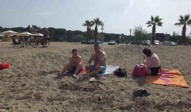 Balıkesir’de plaj kirliliği tepkilere neden oldu