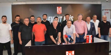 Balıkesirspor Teknik Direktör Levent Eriş’le sözleşme imzaladı