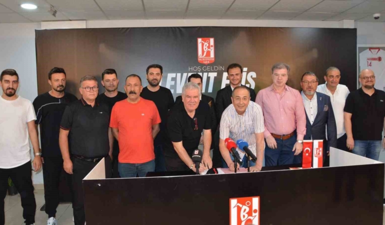 Balıkesirspor Teknik Direktör Levent Eriş’le sözleşme imzaladı