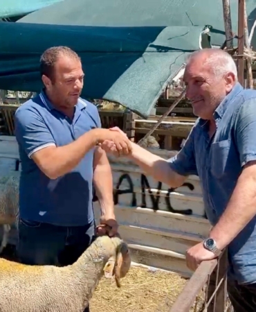 Bandırma Kurban Pazarı’nda bayram arefesi hareketliliği