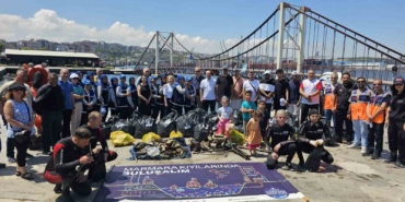 Bandırma sahilinde 1 Saatte 980 Kilogram atık çıkarıldı