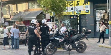 Bandırma’da husumetlisinin dükkanını taşlayan şahıs tutuklandı