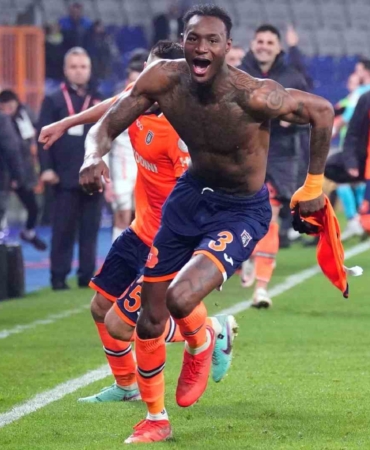 Başakşehir, Opoku ile 3 yıllık sözleşme imzaladı