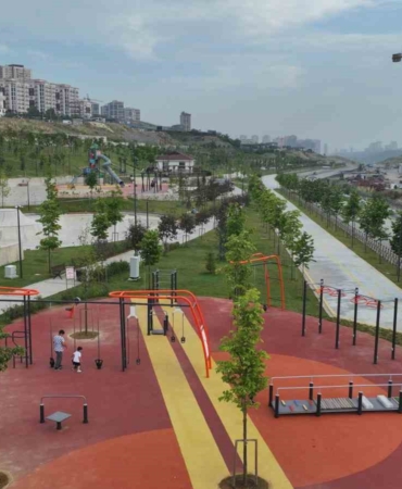Başakşehir’de Çam ve Sakura Millet Bahçesi’ne yoğun ilgi