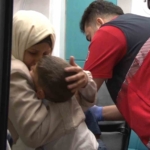 Başakşehir’de çocuklarını rehin alıp camdan sarkıtan baba gözaltına alındı