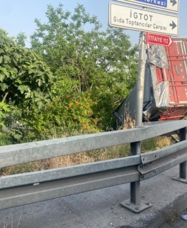 Başakşehir’de feci kaza: Bir kişi ölümden döndü, o anlar kamerada