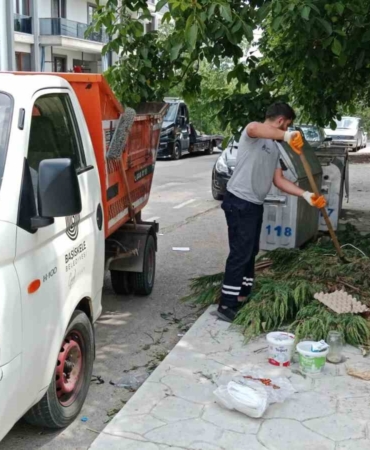 Başiskele’de işlek caddeler su tankerleriyle yıkanıyor