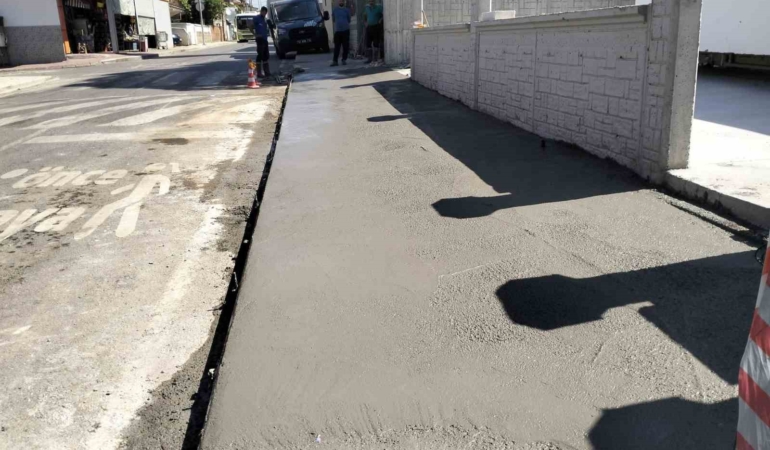 Başiskele’de yollar bakım ve onarımda
