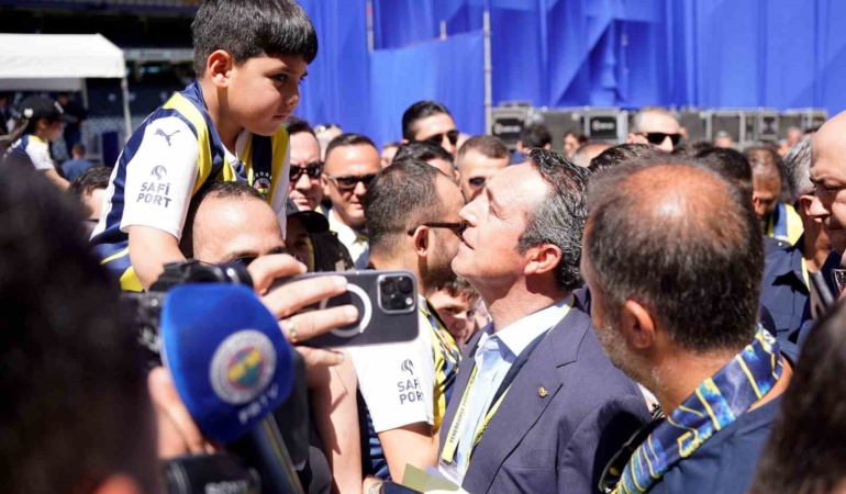 Başkan adayları Ali Koç ve Aziz Yıldırım’a yoğun ilgi