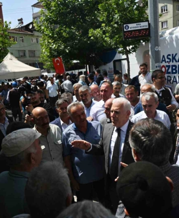 Başkan Bozbey makamını Büyükorhan’a taşıdı