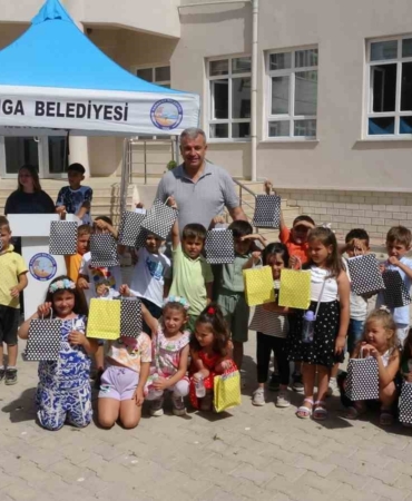 Başkan Elbi, öğrencilere akıllı saat sözünü tuttu