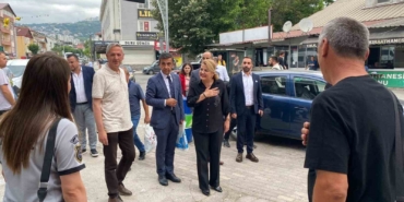 Başkan Hürriyet yeni haftaya işçi duraklarında başladı