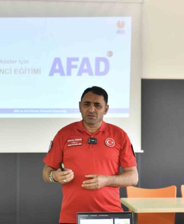 Başkan Özer, Esenyurt’u depreme karşı bilinçlendirmek için kırmızı alarm verdi