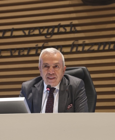 Başkan Şadi Özdemir: “Çalışanlarımız öncelikli”