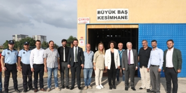 Başkan Şadi Özdemir, kurban pazarını gezdi