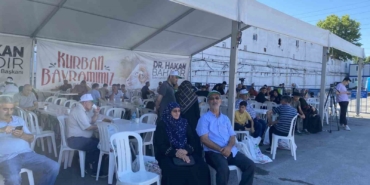 Bayram namazı sonrası kurban kesim alanlarında hareketlilik