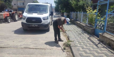 Bayram öncesi ilçede temizlik çalışmaları yapılıyor