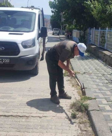 Bayram öncesi ilçede temizlik çalışmaları yapılıyor
