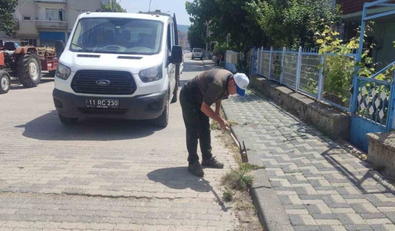Bayram öncesi ilçede temizlik çalışmaları yapılıyor