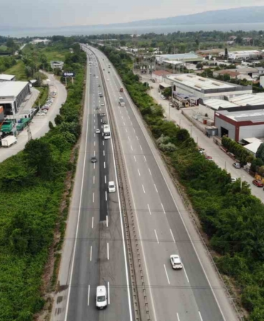 Bayram trafiğine yakalanmak istemeyenler Anadolu Otoyolu’nda akıcı yoğunluk oluşturdu