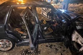 Benzin kaçağı sebebiyle park halindeki otomobil alev alev yandı