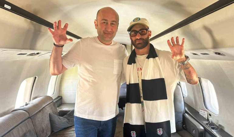 Beşiktaş’ın transfer görüşmeleri yaptığı Portekizli oyuncu Rafa Silva’yı taşıyan özel uçak, bu akşam saat 20.30’da Atatürk Havalimanı Genel Havacılık Terminali’ne iniş yapacak.