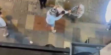 Beşiktaş’taki ünlü pilavcıda “bedava yemek” kavgası kamerada