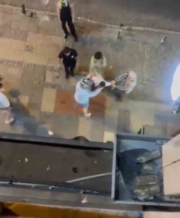 Beşiktaş’taki ünlü pilavcıda “bedava yemek” kavgası kamerada