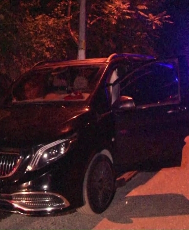 Beykoz’da aracın içinde boğazını kesmeye çalışan şahıs hastaneye kaldırıldı