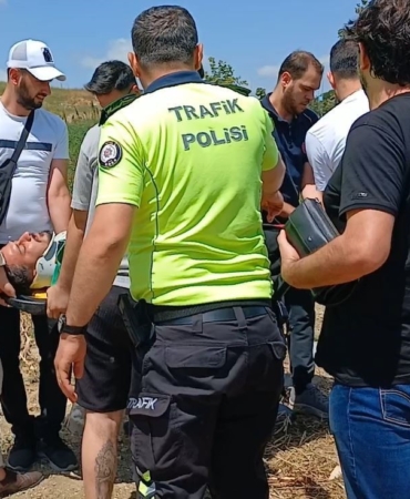 Beylikdüzü’nde lüks otomobil metrelerce takla attı: 2 yaralı