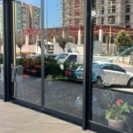 Beylikdüzü’nde önce tehdit ettiler ardından 2 kez galeriyi kurşunladılar