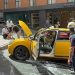 Beyoğlu’nda seyir halindeki takside yangın çıktı