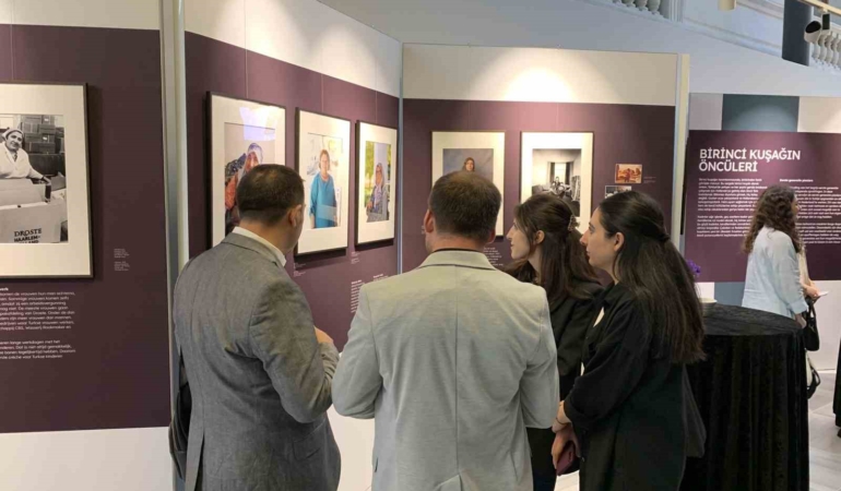 Beyoğlu’nda “Türk Kadın Öncüleri” sergisi sanatseverlere kapılarını açtı