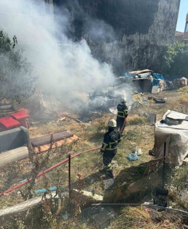 Bilecik’te boş bir arazide çıkan yangına ekipler anında müdahale etti