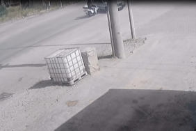 Bilecik’te otomobil sürücüsünün dikkatsizliği güvenlik kameralara yansıdı